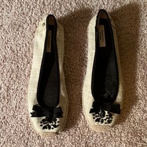 These are cute flats size 8.5 simply Vera Wang